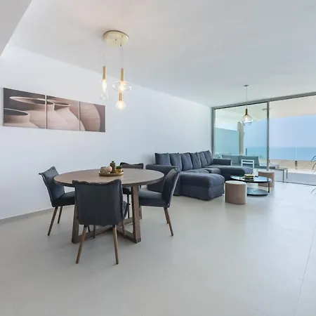 3 Bedroom Sea View Stupa Hills Apartment *