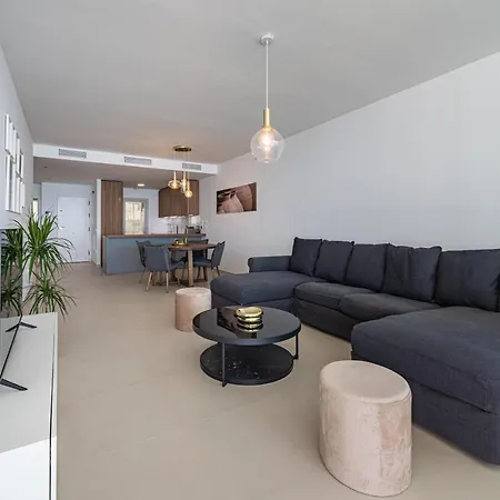 3 Bedroom Sea View Stupa Hills Apartment *